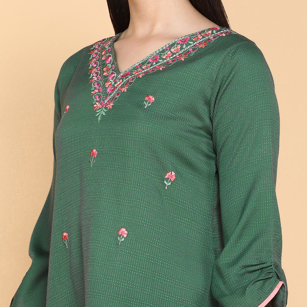 
                      
                        Green Floral Multicoloured  Embroidered Thread Worked Kurta With Trousers
                      
                    