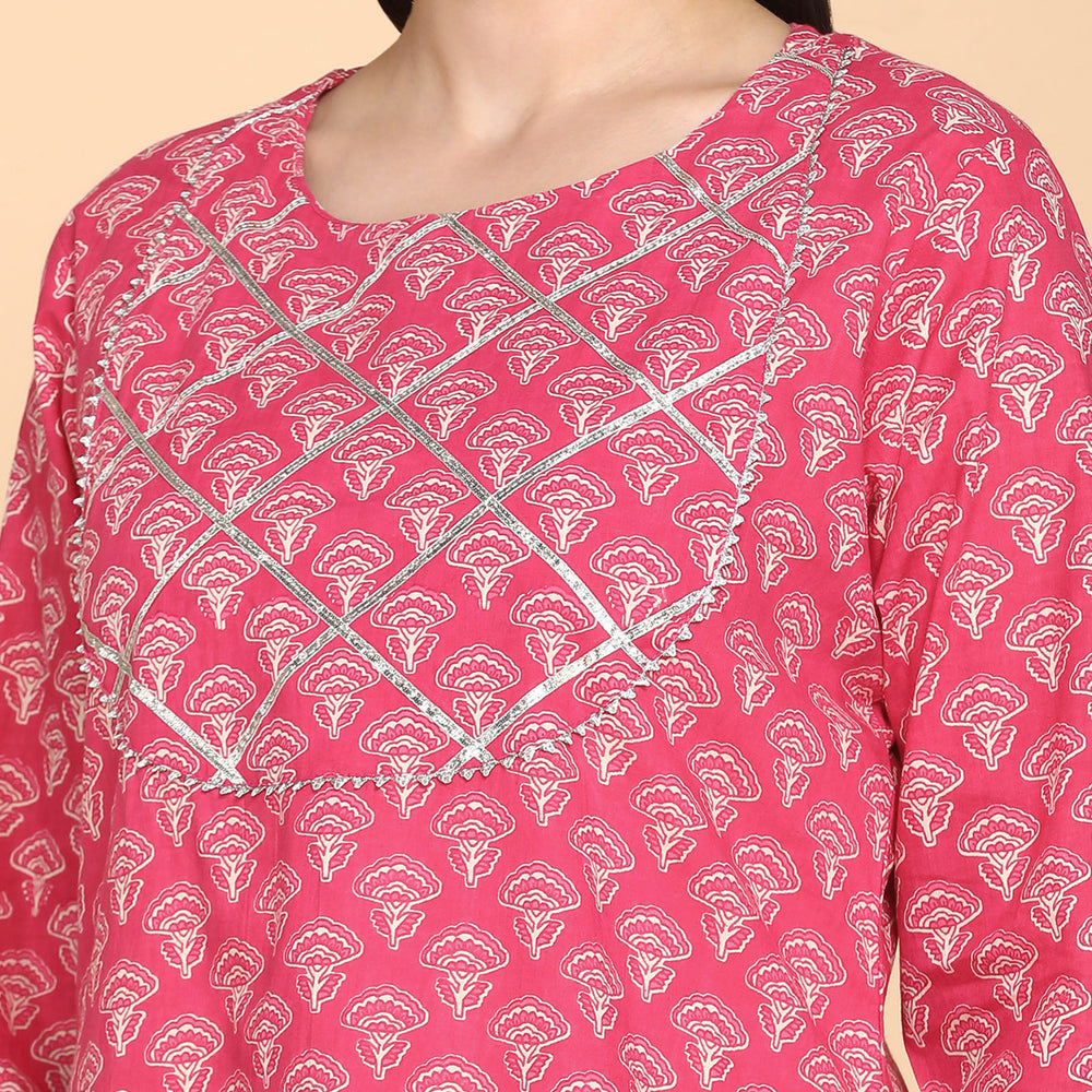 
                      
                        Ethnic Motifs Printed Gotta Patti Cotton Kurta
                      
                    