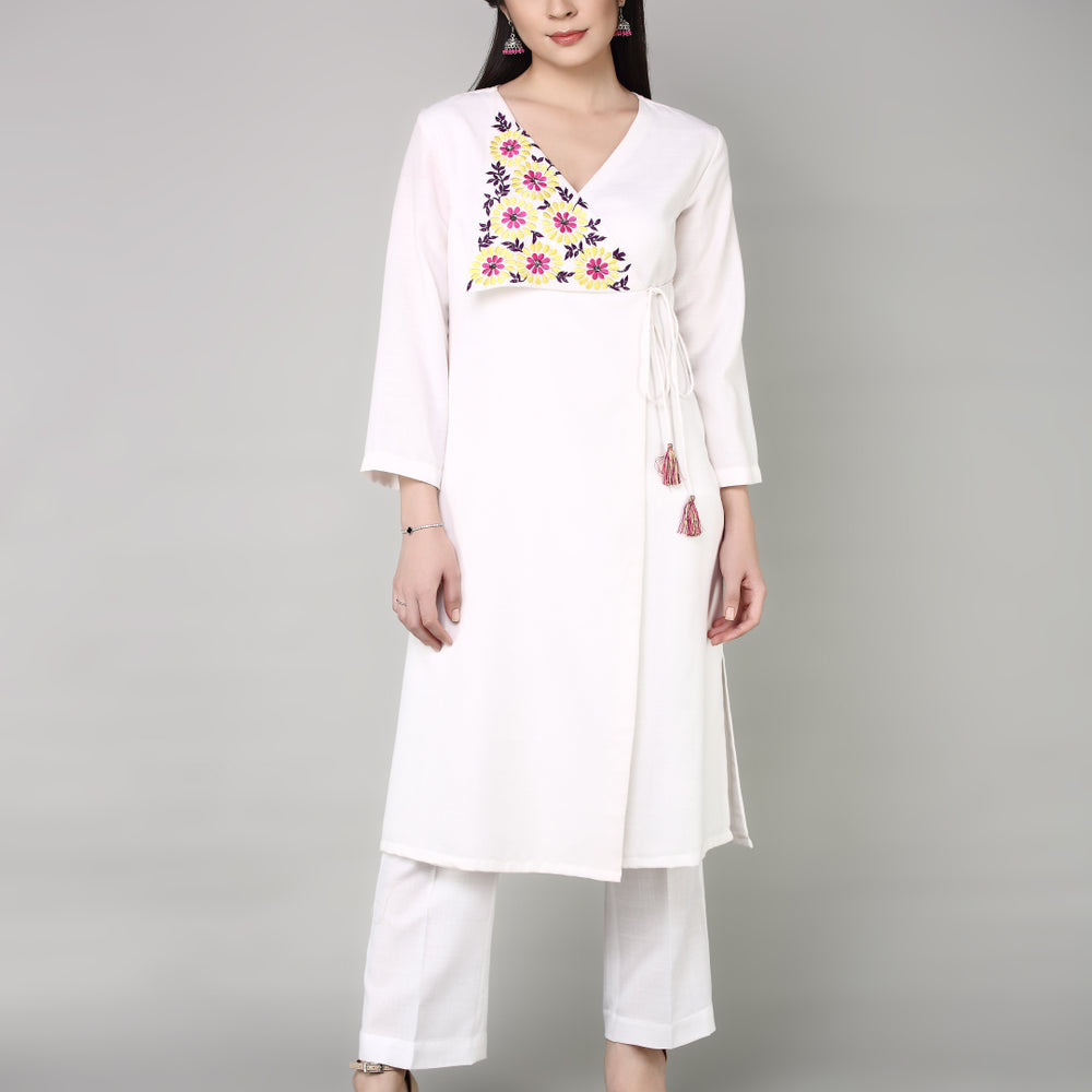 Women White & Yellow Floral Thread Work Kurta