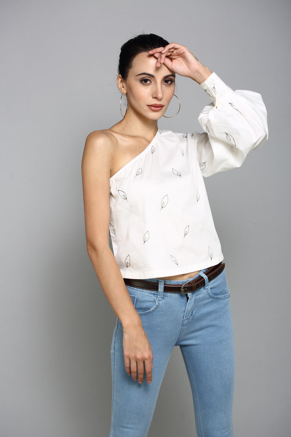 Aturabi Casual Sleeveless leaf embroidered Women White Top