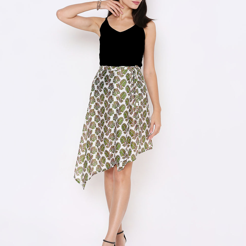 Women White & Green Printed Knee Length Flared Skirts